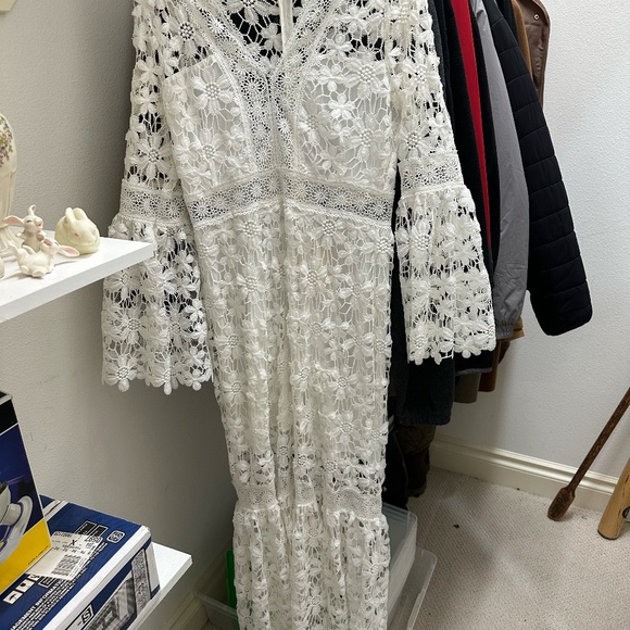 Alexia Admor White Lace Dress - Picture 4 of 9